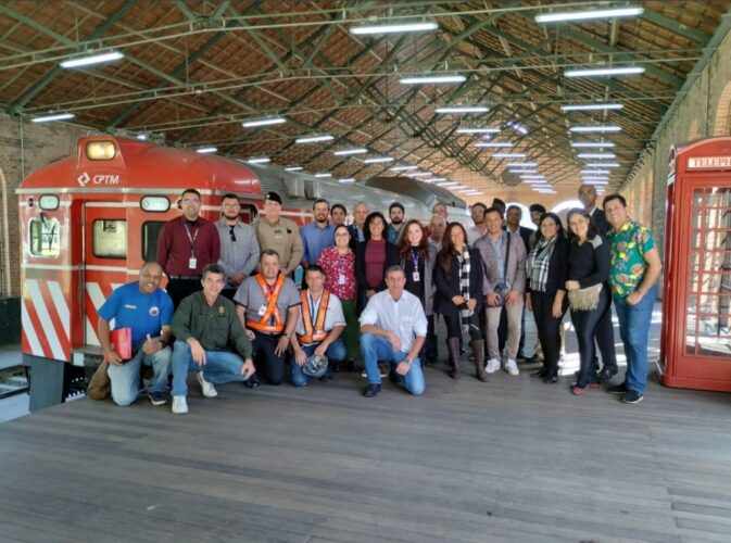 Encontro contou com representantes de empresas e associações (CPTM)