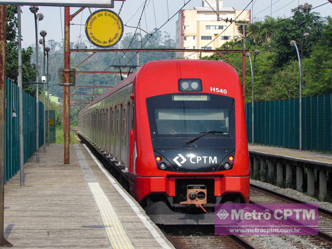 Trem da CPTM em Ribeirão Pires (Jean Carlos)