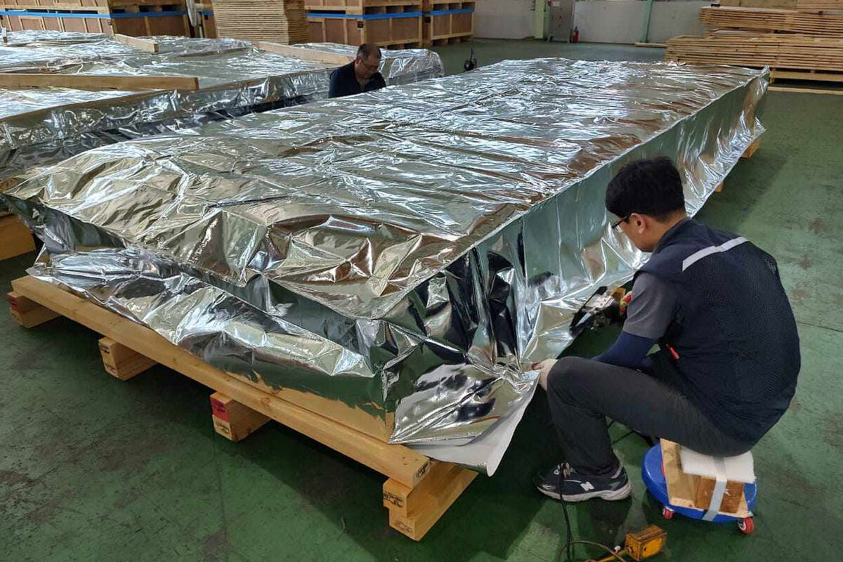 Portas de plataforma sendo embaladas na Coreia do Sul 