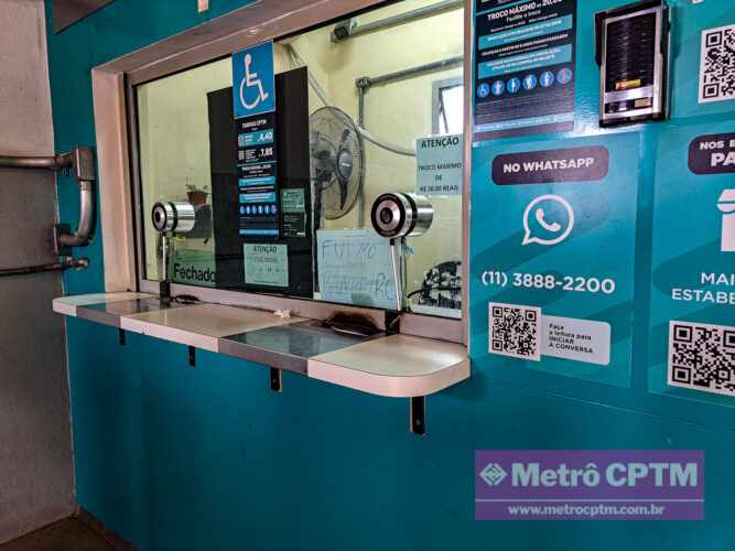 Funcionários de bilheteria terceirizada são submetidas a condições precárias (Jean Carlos)
