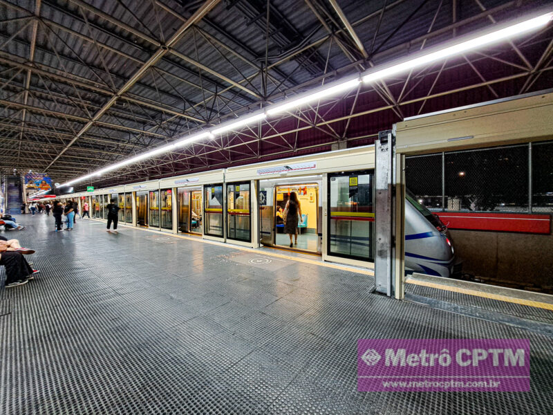 Primeira fachada de portas de plataforma foi instalada na estação Carrão (Jean Carlos)