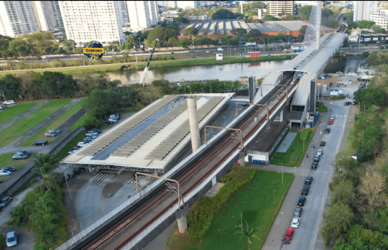 Placas solares no terminal Guido Caloi (iTechdrones)