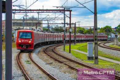 Composição da Série 2070 na estação Calmon Viana (Jean Carlos)