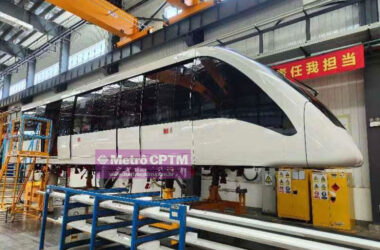 Trem Innovia 300 em fabricação na China