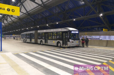 Ônibus da ViaQuatro que opera pra Taboão da Serra (Jean Carlos)