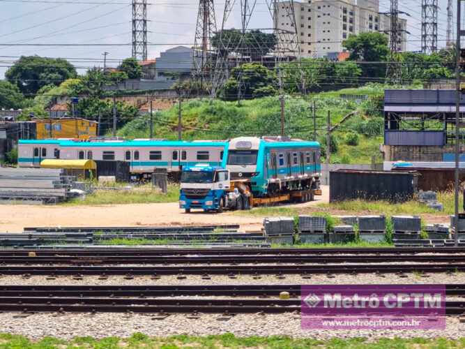 9º novo trem da Série 8900 chega à ViaMobilidade (Diego Metroferroviário)
