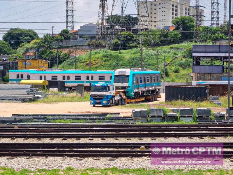 9º novo trem da Série 8900 chega à ViaMobilidade (Diego Metroferroviário)