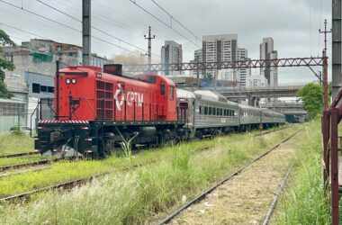 Litorina da CPTM repagina (Alexandre Pisciottano)