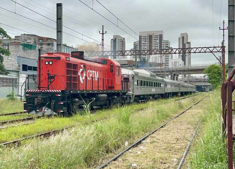 Litorina da CPTM repagina (Alexandre Pisciottano)