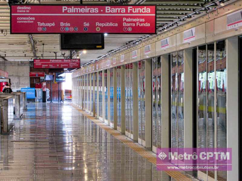 Portas de plataforma na estação Patriarca da Linha 3-Vermelha (Jean Carlos)