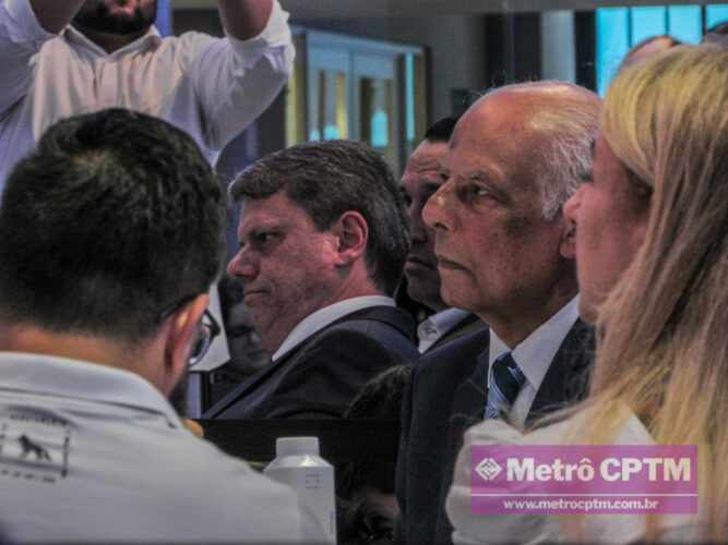 Tarcísio de Freitas e José Efraim, coordenador chefe do consorcio C2 Mobilidade (Jean Carlos)