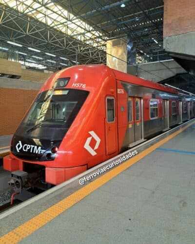 Composição H576 na estação Barra Funda (Ferrovia e Curiosidades)