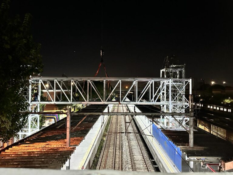 Passarela da estação Lapa da Linha 8-Diamante foi instalada (ViaMobilidade)