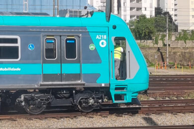 21º novo trem da Série 8900 em Presidente Altino (Diego Metroferroviário)
