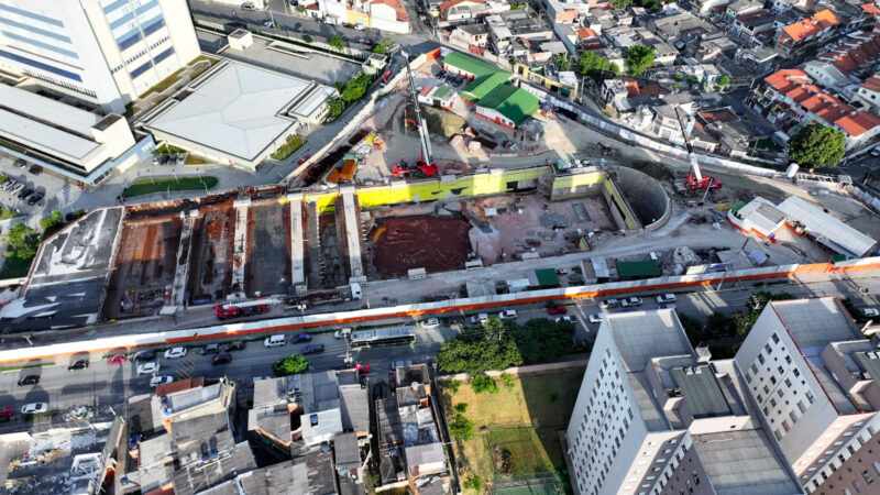 Estação Vila Cardoso com 25% de progressão (LinhaUni)