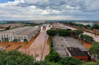 Pátio na região de Humaitá foi afetado pelas enchentes (Trensurb)