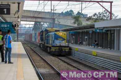 Trem da MRS passando pela Estação Capuava (Jean Carlos)