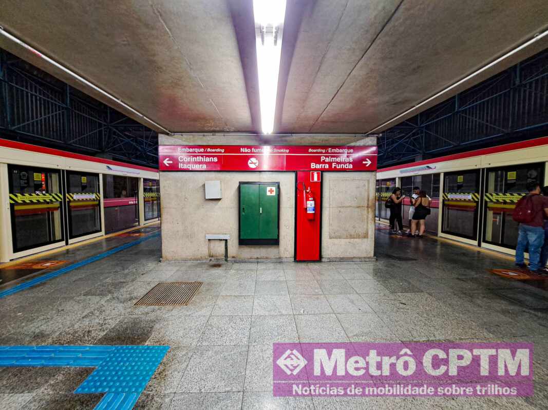 Portas de plataforma da Estação Artur Alvim (Jean Carlos)