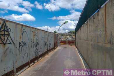 Antiga passarela da estação Eng. Manoel Feio (Jean Carlos)