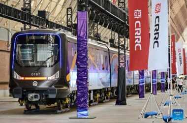 Novo trem fabricado com fibra de carbono na China (Xinhua)