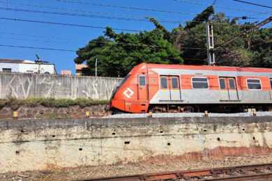 Trem da Série 8500 sendo devolvido (Ferrovia e Curiosidades)
