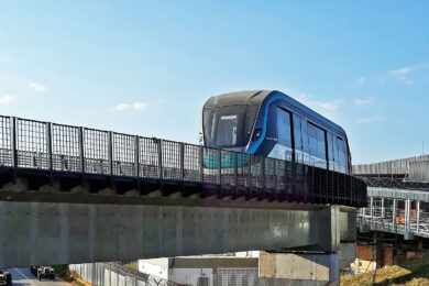 O primeiro Aeromovel em testes (Uberlan Pereira)