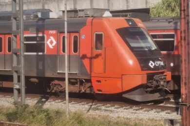 Trens da Série 7500 são devolvidos (Diego Metroferroviário)