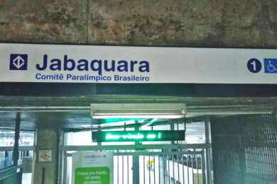 Placa com o novo nome da estação Jabaquara (Trilhos que Movem São Paulo)