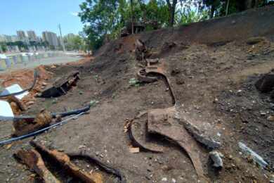 Locomotivas encontradas teriam pelo menos 160 anos (Leandro Guidini)