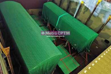 O trem S29 no navio já em Santos