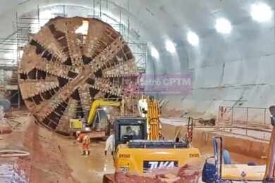 O Tatuzão da Linha 6 já dentro da estação Bela Vista