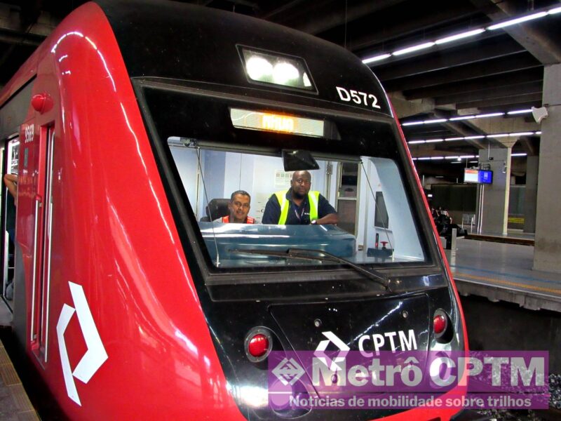 Funcionários da CPTM treinam funcionários da TIC Trens (Jean Carlos)