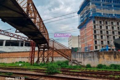Passarela rua do Bucolismo (CPTM)
