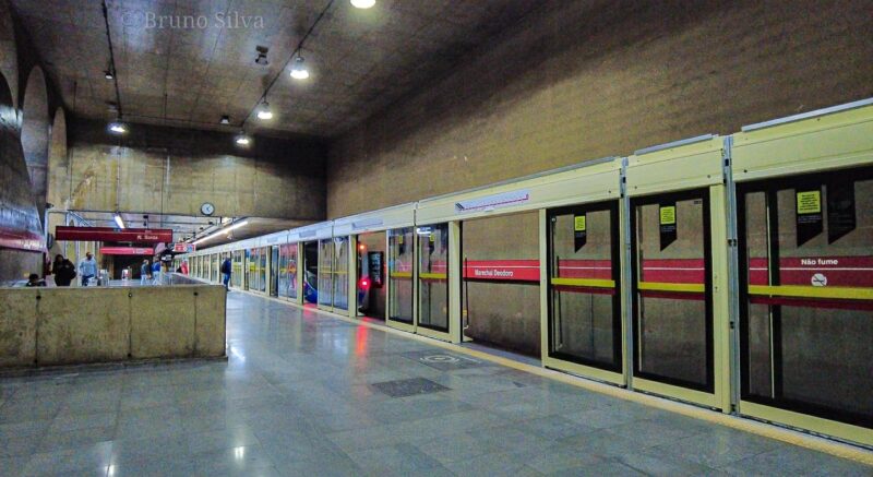 Portas de plataforma da Estação Marechal Deodoro (Trilhos Que Movem SP)