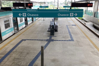 Trem faz deslocamento até a estação Mendes-Vila Natal