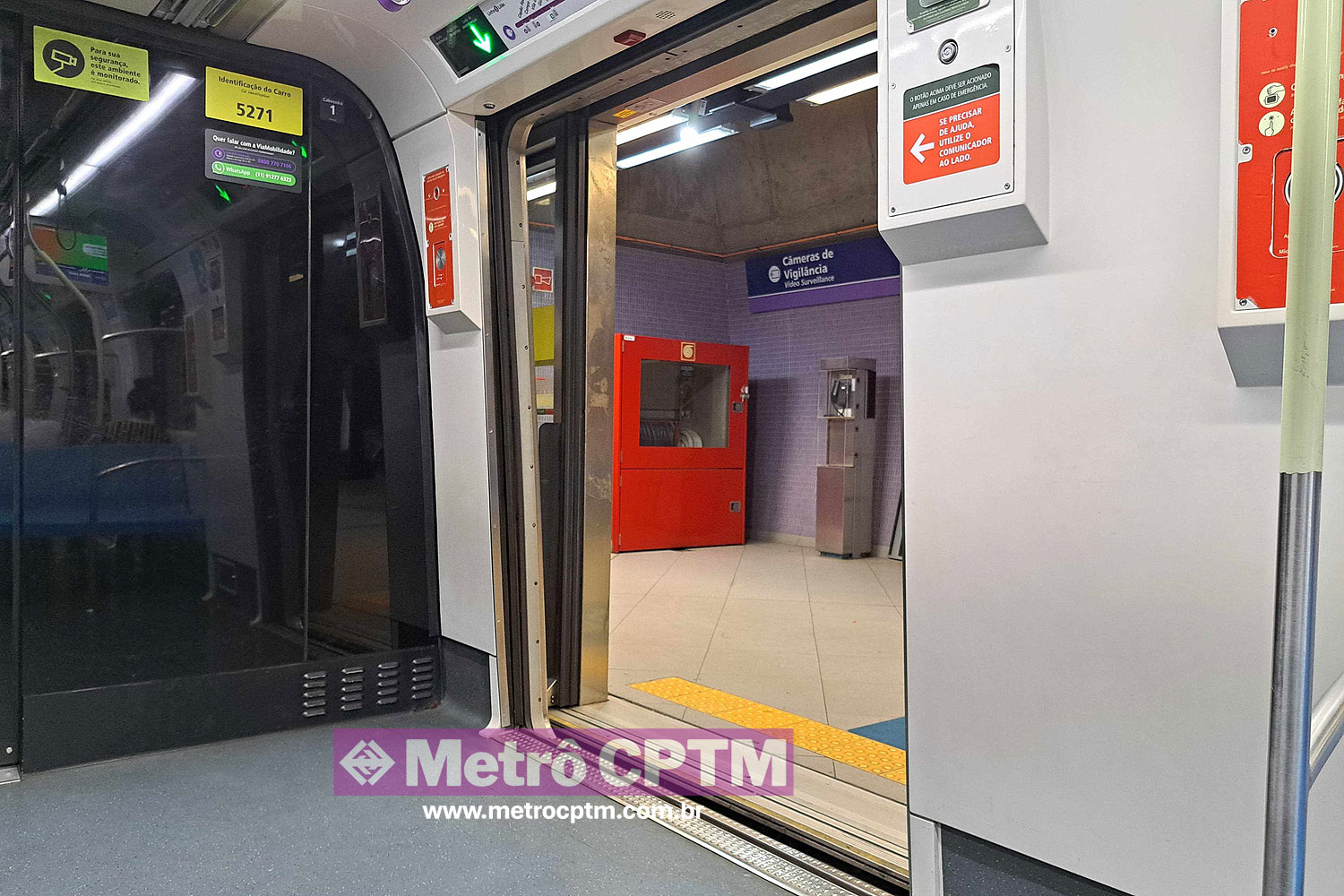 Trem da Linha 5-Lilás e o espaço entre as portas