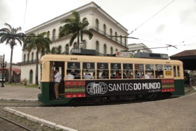 Serviço turistico atende moradores locais e visitantes.