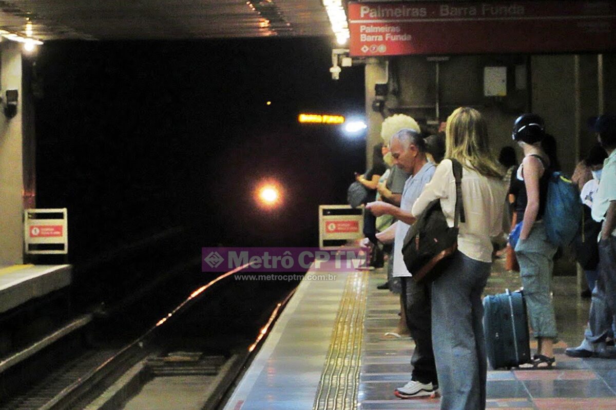 Passageiros na Linha 3-Vermelha