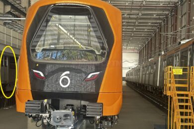 O terceiro trem da Linha 6-Laranja ao lado dos dois primeiros