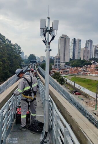 Trecho entre Vereador José Diniz e Washington Luís na Linha 17-Ouro recebe sinalização de via.
