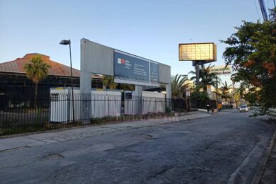 Dois containers com alojamentos são a novidade da obra até aqui