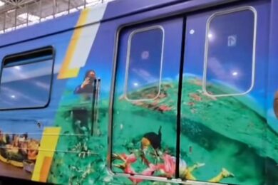 Toda composição do lado externo recebeu imagens com tema de praia e mar, remetendo ao estado nordestino.