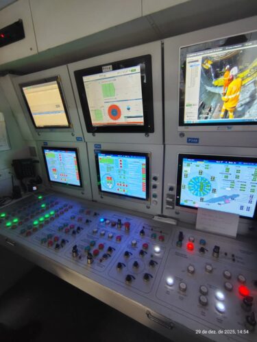 Painel de controle utilizado na operação do tatuzão na Linha 2-Verde.