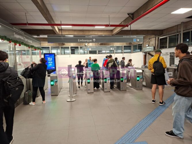 Nova linha de bloqueios para acesso a estação Imperatriz Leopoldina da Linha 8-Diamante.