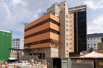 Novo prédio técnico recebe fachada moderna