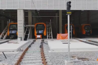 Quatro trens da Linha 6-Laranja no Bloco A