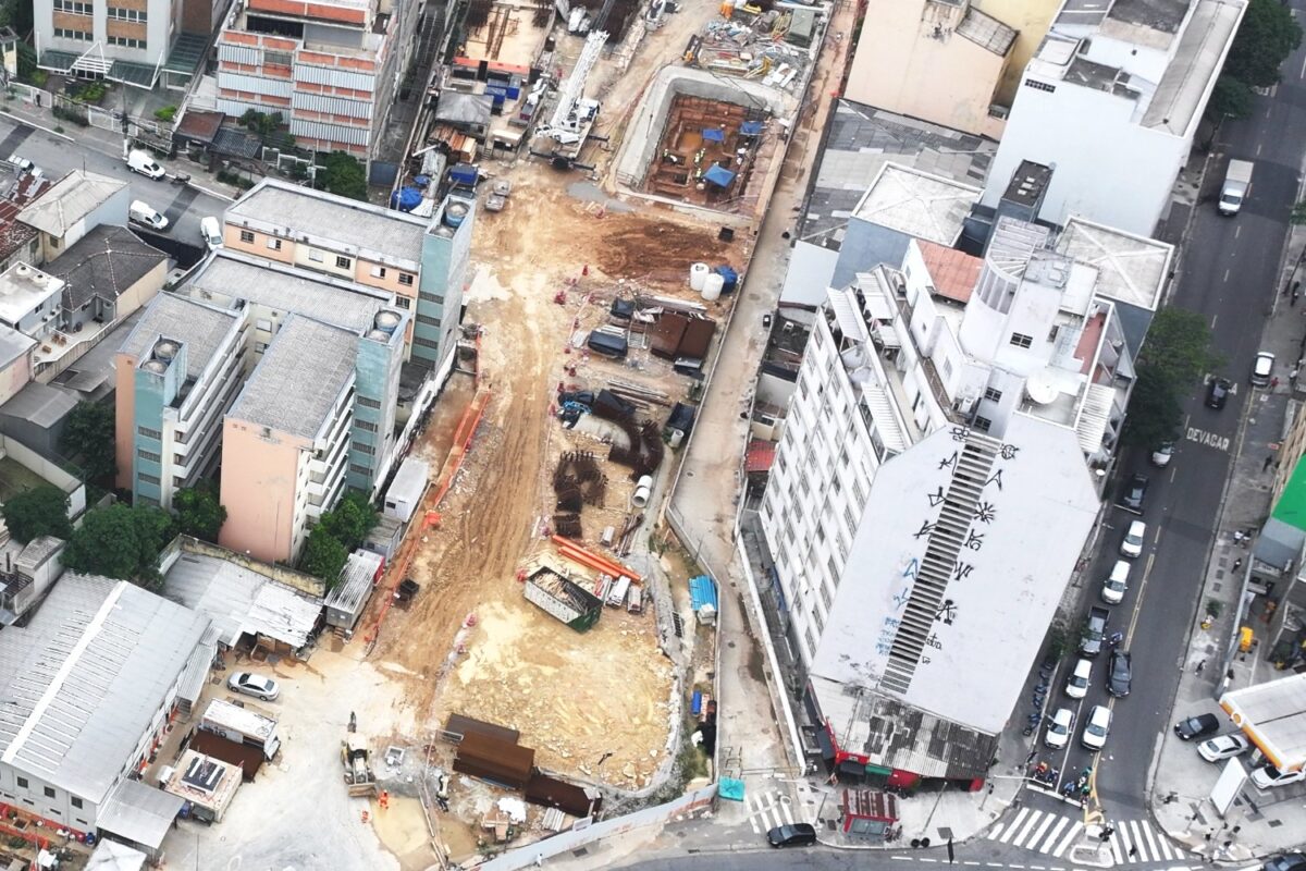 Canteiro de obras da estação 14 Bis-Saracura