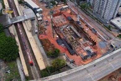 Edifício principal da estação começa a ganhar seu formato.