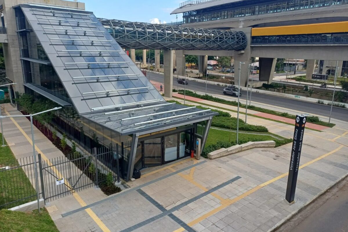 Acesso norte da estação Vereador José Diniza