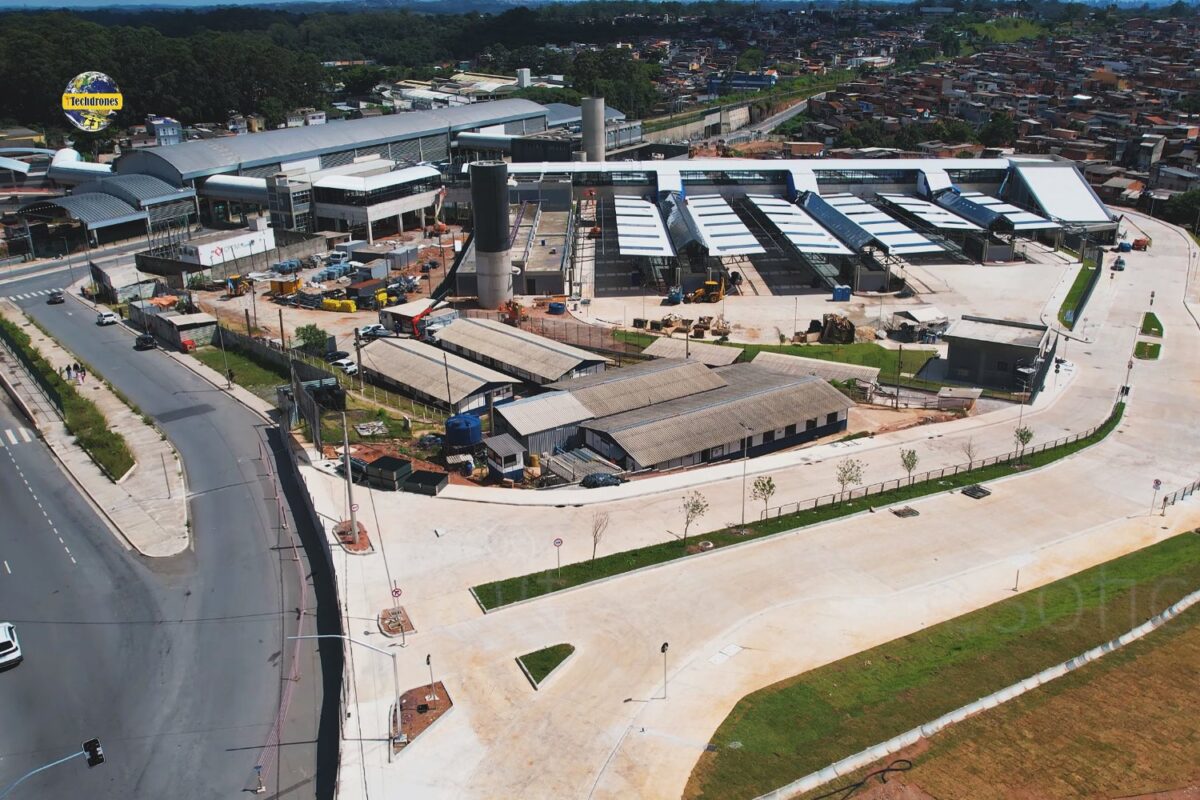Terminal de ônibus da estação Varginha em março de 2026